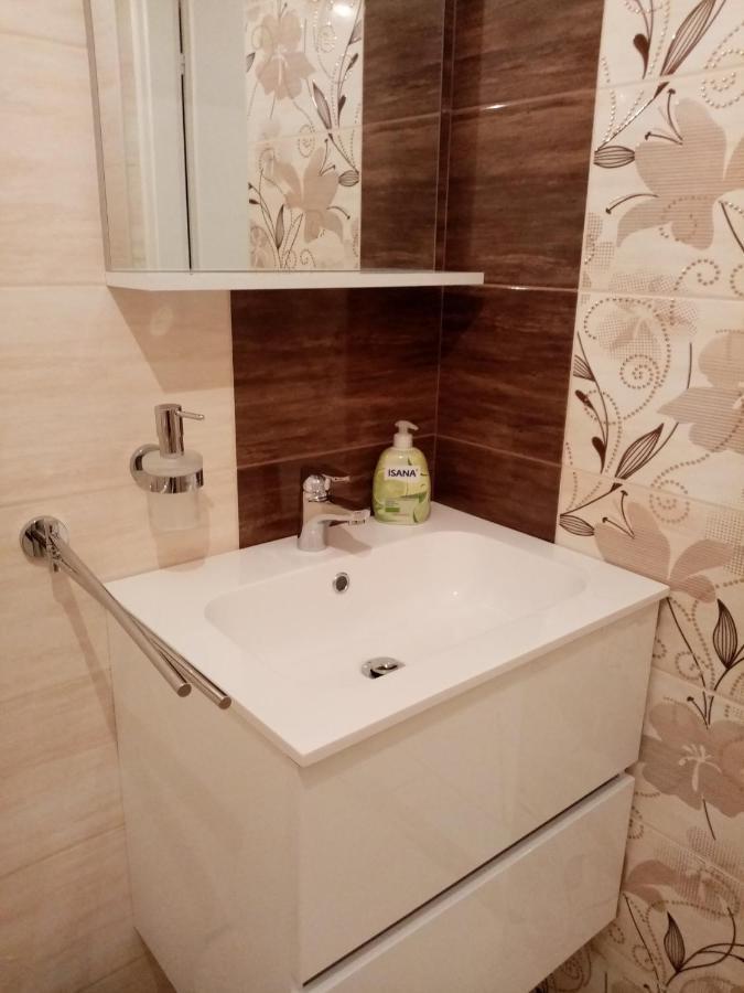 Eva Vendeghaz Villa Tata Dış mekan fotoğraf